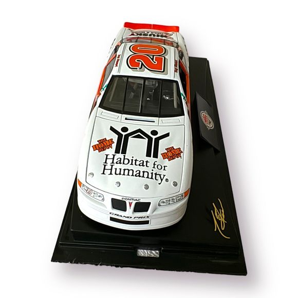 Mac Tools Revell Tony Stewart #20 Home Depot/Habitat For Humanity 1:24 Scale Car - Picture 5 of 6
